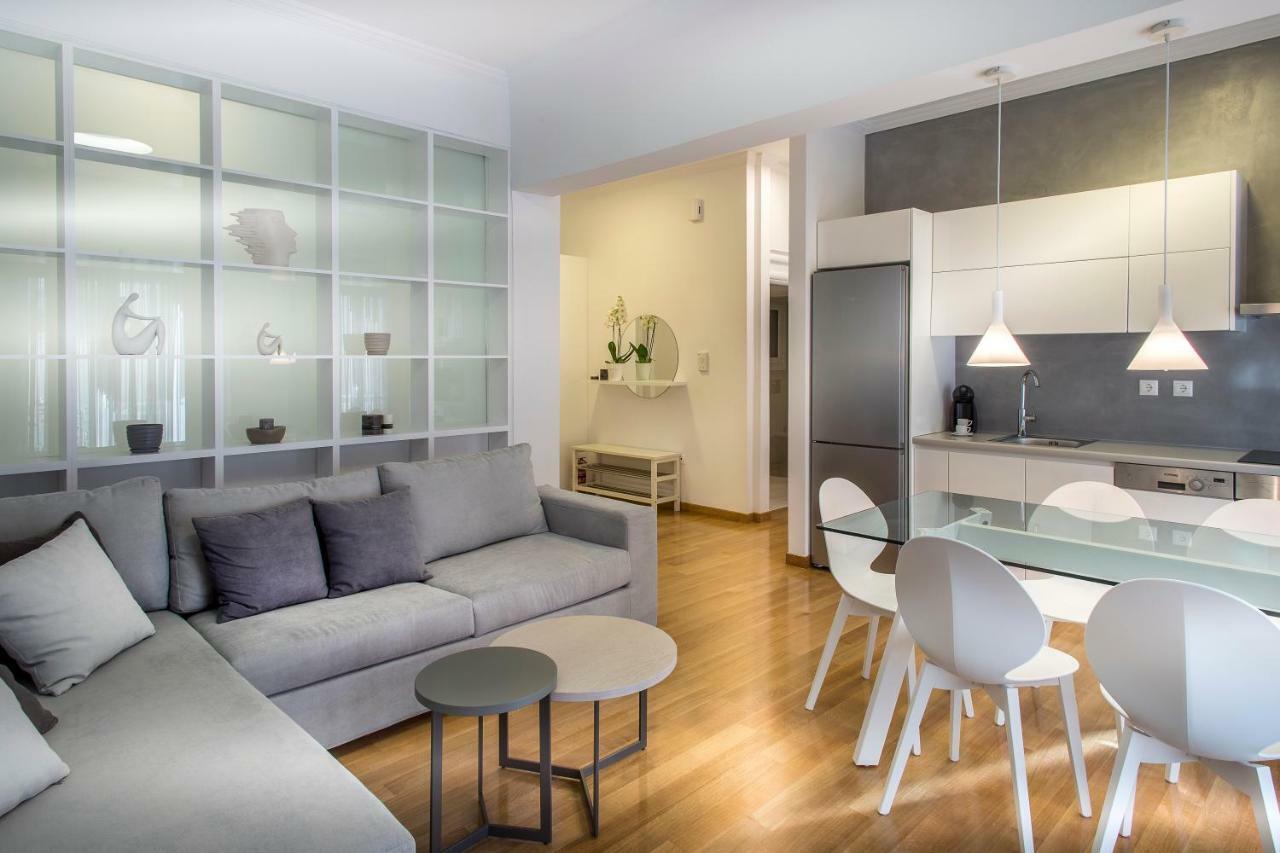 Acropolis Museum - Modern Living Ii *