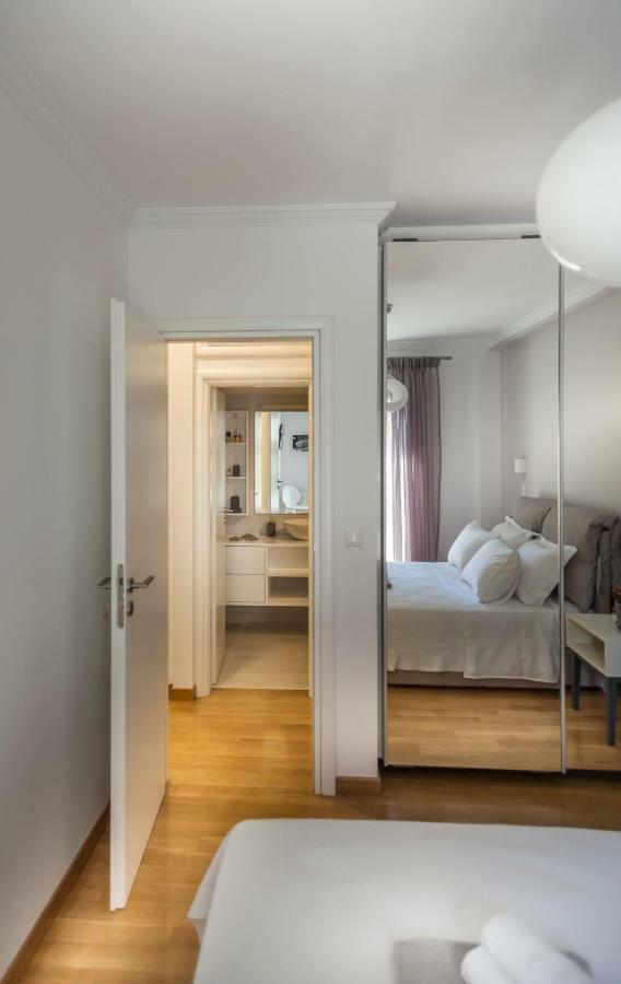 Acropolis Museum - Modern Living Ii Apartment
