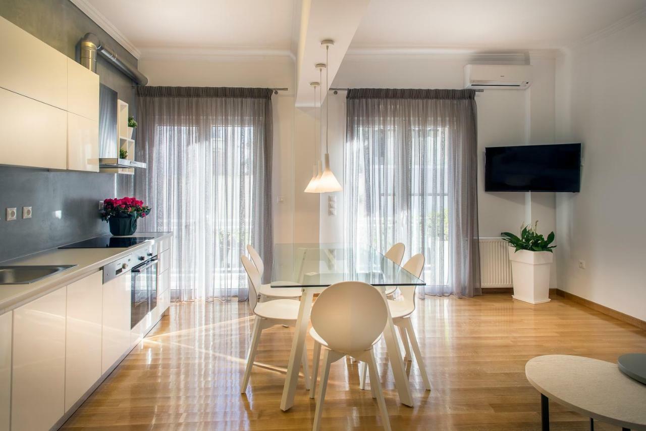 Acropolis Museum - Modern Living Ii *